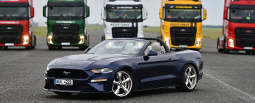 Vlajky Ford Trucks vlály na letišti v Panenském Týnci, kde proběhl TRUCKWEEK 2023